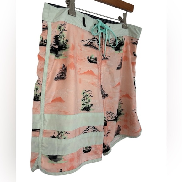 Hurley Men's Tropical Print Swim Shorts - Peach and Mint, Size 28 - Picture 5 of 11